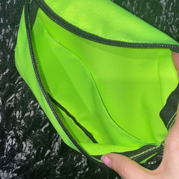 PINK - Picture 4 of 4